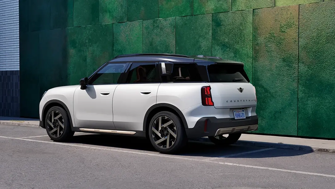 Vue profil du MINI Countryman Hybride rechargeable